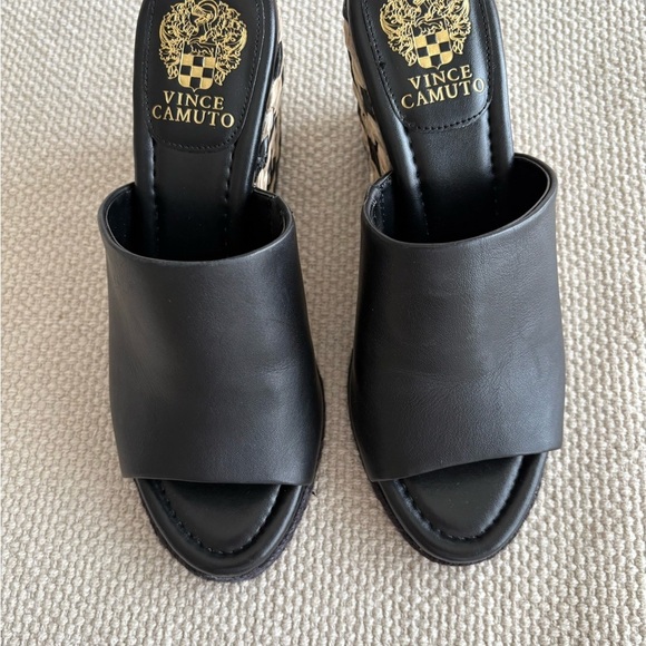 NWT Vince Camuto Fayla Black Leather Wedge Mule Slide Rafia Wedge Size 9.5 - Picture 4 of 7